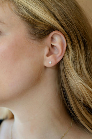 DIONYSIA - Freshwater pearl earrings