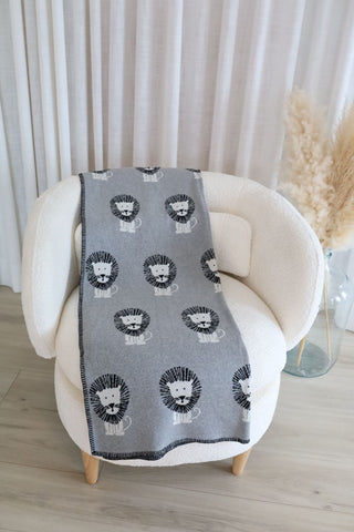 Patterned blanket - lion