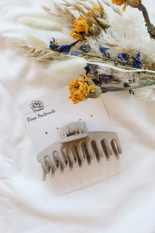 Oval hair clip - beige