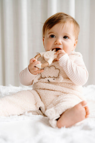 ROSE & LÉO - Sheepskin sherpa overalls (beige)