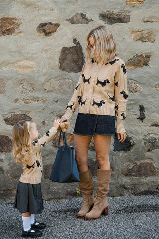 Cardigan avec chiens saucisses - sable