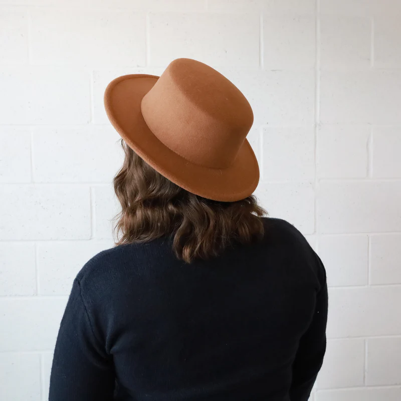 Flat felt hat - caramel