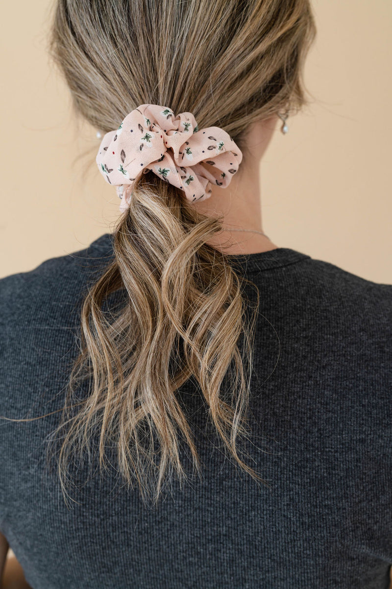 Silky scrunchie - floral - pale pink background