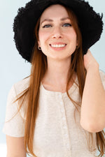 Bucket Hat with fringes - black