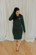 BALLOUNE DESIGN X ROSE MATERNITÉ - Robe AMANDINE avec BRODERIE MAMAN - vert forêt