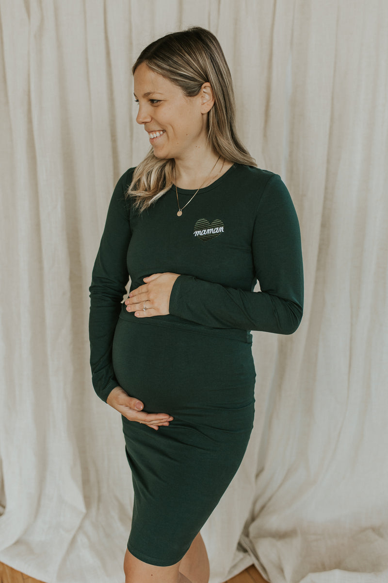 BALLOUNE DESIGN X ROSE MATERNITÉ - Robe AMANDINE avec BRODERIE MAMAN - vert forêt