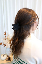 Pince à cheveux en fleurs - noir