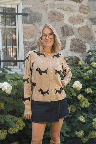 Cardigan avec chiens saucisses - sable