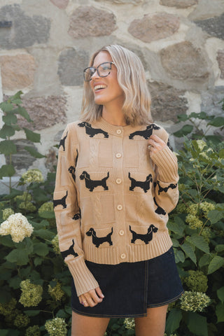 Cardigan avec chiens saucisses - sable