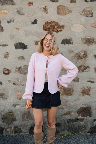 Cardigan à boucles à manches bouffantes - rose pétale