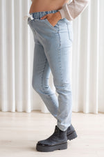 Jeans à taille élastique - bleu pâle