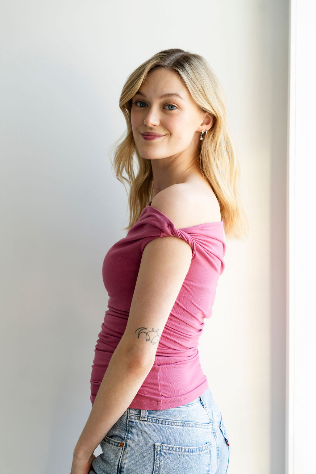 Cami Slip top en jersey de soie imprimé rose - Neuf avec étiquette Cami Slip top en jersey de soie imprimé rose - Neuf avec étiquette