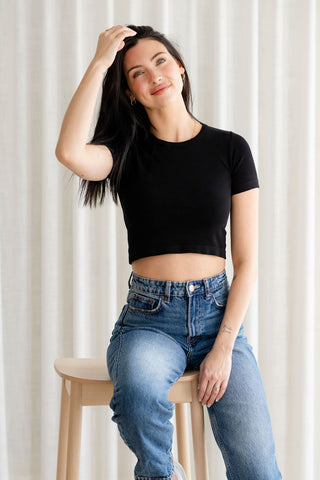 Crop top à manches courtes en bambou - noir