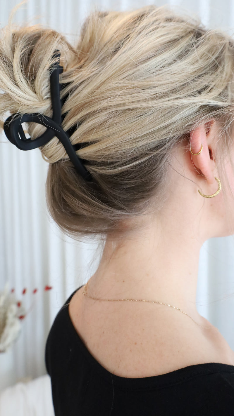 Pince à cheveux torsadée - noir mat