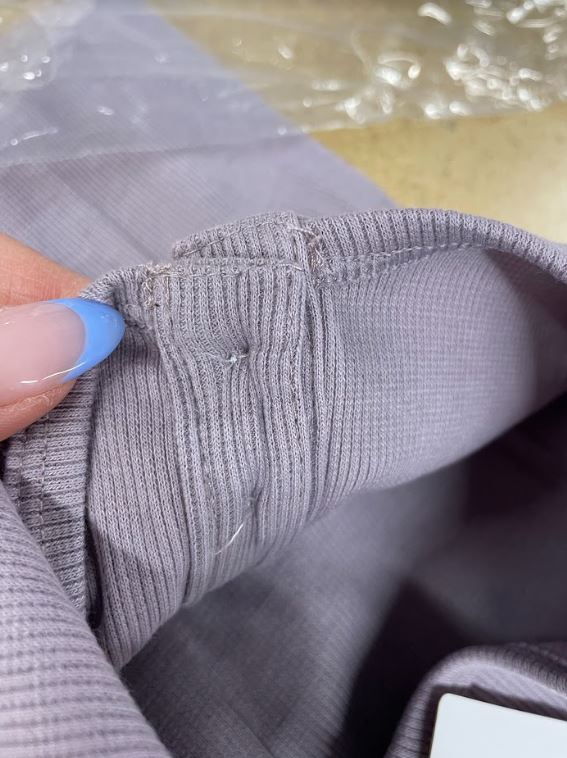 LÉGERS DÉFAUTS - T-shirt TALIA à boutons - lilas
