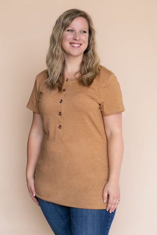 T-shirt INTRIGUE à boutons - caramel mix